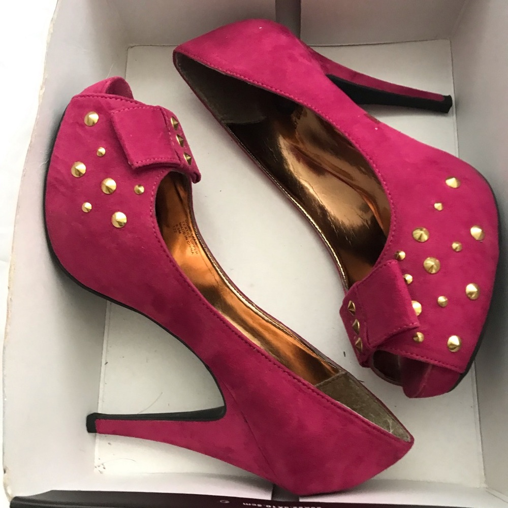 Guess, Fuchsia, suede, open-toe high heels, w/ bow and rhinestones.